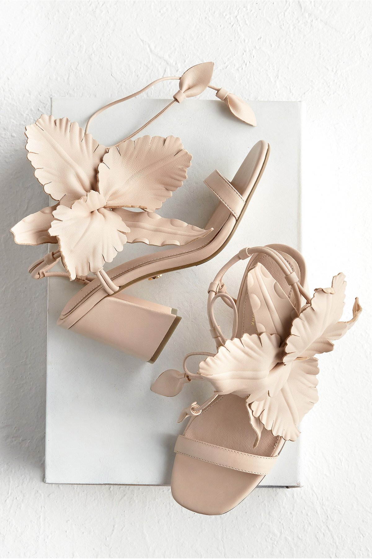 earth hibiscus sandal