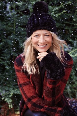 Ellura Hat + Handwarmer Set