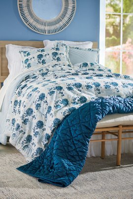 Isolda Floral Comforter
