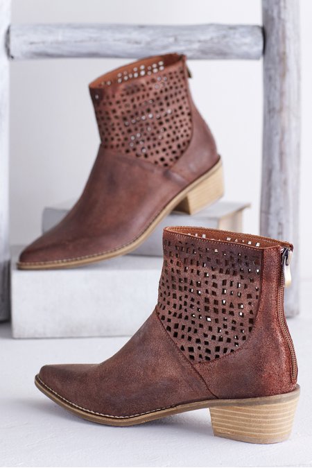 Danae Boots