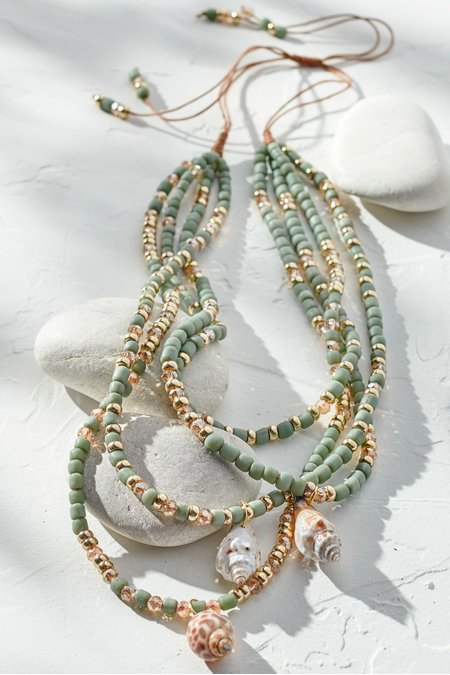 Lilly Shell & Bead Necklace