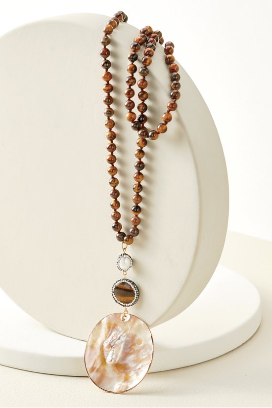 Eveline Shell Pendant Necklace